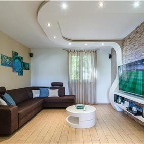 6 bedroom villa with pool in Milna, Brac Island sleeps 11